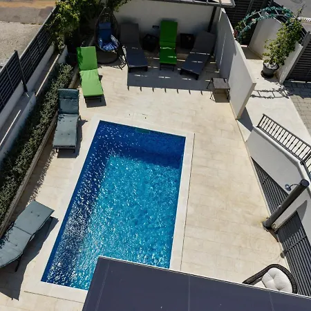 Modern In With Swimming Pool Sveti Filip i Jakov