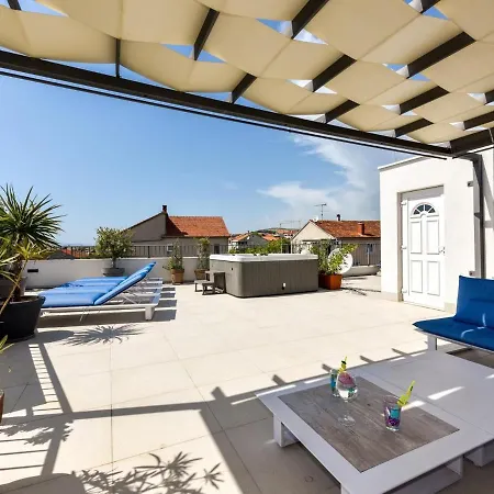 Villa Modern In With Swimming Pool *